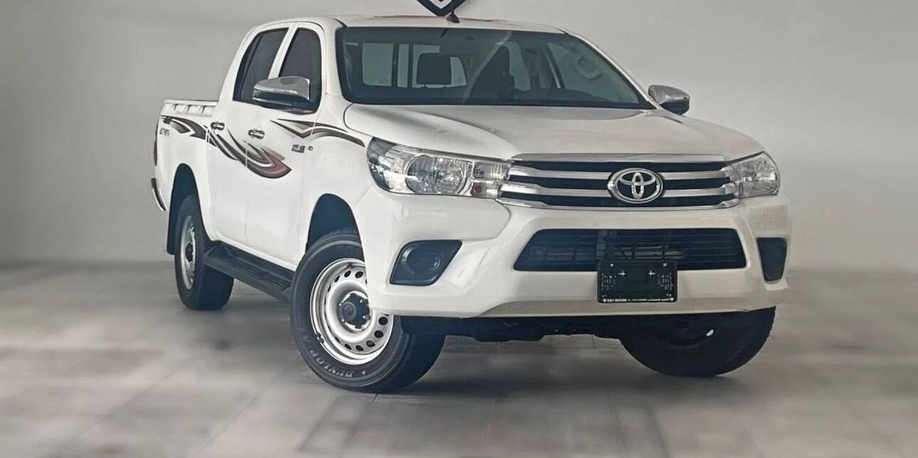 TOYOTA HILUX–2014