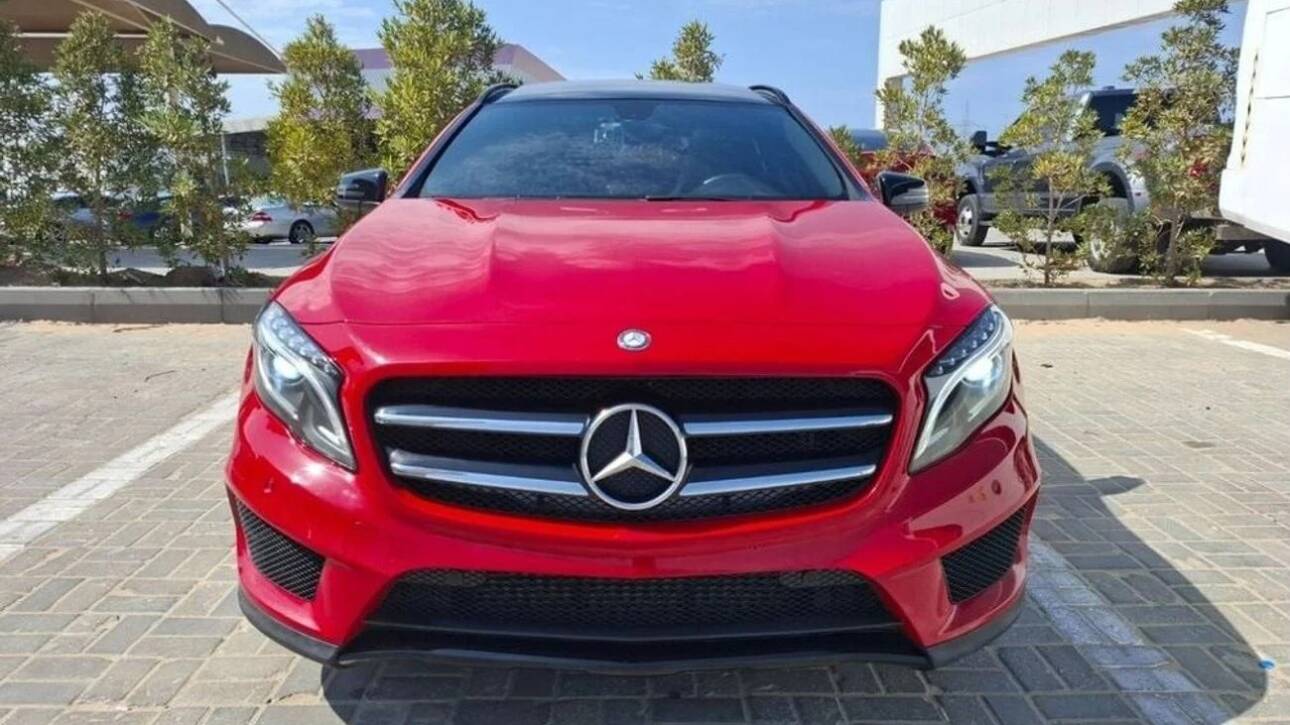 MERCEDES-BENZ GLA 200 – 2015